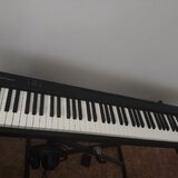Roland FP10 jako nový vcetne stojanu