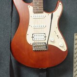 Yamaha Pacifica 112