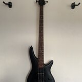 Baskytara Ibanez