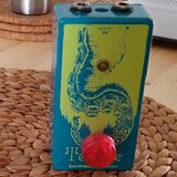 Earthquaker devices tentacle