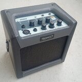 FENDER MINI PASSPORT kombo na baterie s MIC vstupem