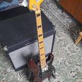 Squier Precision CV70 Vlašský ořech 