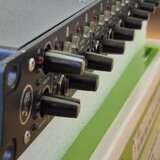 Osmikanalovy sluchatkovy predzesilovac Mackie HM-800
