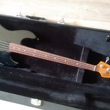 fretless Fender Jazz Bass