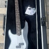 Left handed Fender American Standard Precision Bass