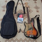 levoruká Squier Precision Bass + příslušenství
