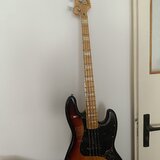 baskytara Squier