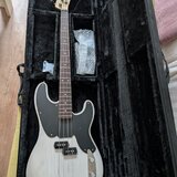 F**ker Precision bass