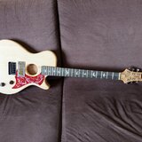 Semi-elektrická kytara Kolibřík – chambered body