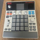 Akai a dj controler