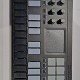 Prodám bezdrátový MIDI kontrolér Korg nanoKEY Studio