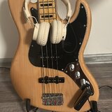 Squier cv 70s modified bass guitar 