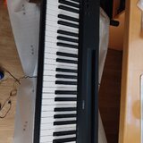 Yamaha P-225 B