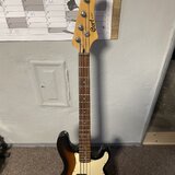 P bass Cort 
