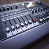 Roland VS-840