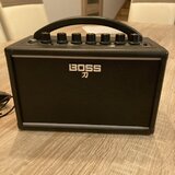 BOSS Katana Mini 1500,-Kč