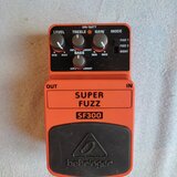 Behringer SF300