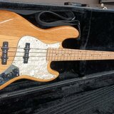 Basa Adonis, typ JazzBass