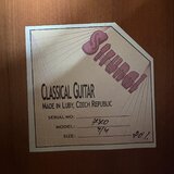 Prodám klasickou kytaru Struna s futrálem