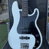 Squier Precision Bass Fender 
