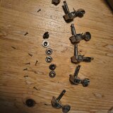 Ladící mechanika pro strat 