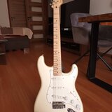 Squier Deluxe Stratocaster