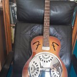  FENDER resonanční kytara