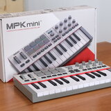 Akai MPK Mini mk4