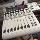 Behringer BCF2000 – MIDI kontroler - mix