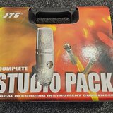 Velkomembránový studiový mikrofon JTS JS-1E