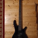 Baskytara Ibanez
