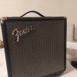 Baskytarové kombo Fender rumble 15 , 40 W
