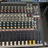 Soundcraft EPM8. 
