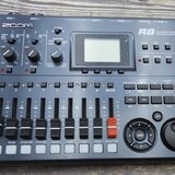 koupím Zoom R8 Recorder 