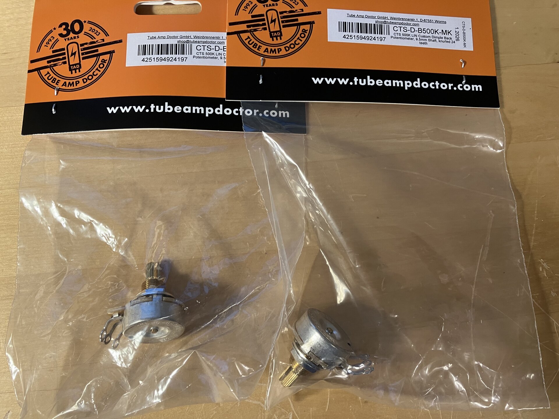 CTS 500K LIN Custom Dimple Back Potentiometer – prodám | HudebníBazar.cz