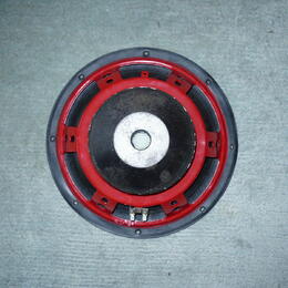 Subwoofer-basový reproduktor do auta. 4 Ohm.