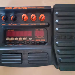 Baskytarov&yacute; multiefekt Zoom BFX-708