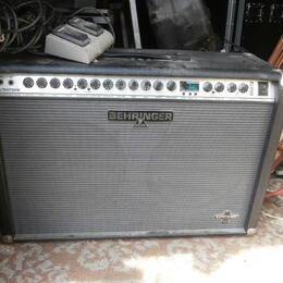 Starší  stereo  kombo ULTRA TWIN GX  212  s repro JENSEN    