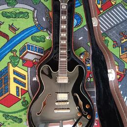 Epiphone Sheraton 90tá léta