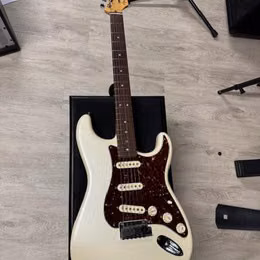fender stratocaster USA deluxe
