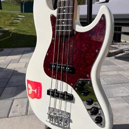 Sire Marcus Miller V3-4 Antique White baskytara + pickguard