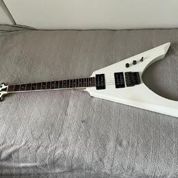 PK Guitars custom "V"- čko