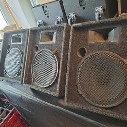 4x odposlech 12"+1" 300w