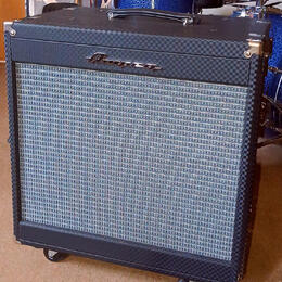 BASOVÝ BOX AMPEG PF115HE