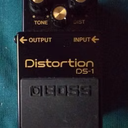Prod&aacute;m limitovanou verzi DISTORTION BOSS DS-1 čern&yacute; BLACK