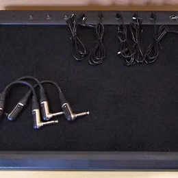 SKB 8 Port Powered Pedalboard