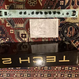 Geddy Lee Bass preamp tech21 rack.