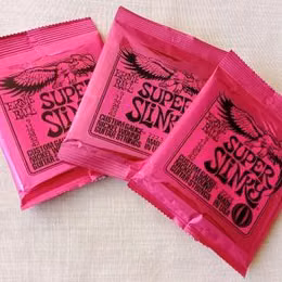 Prod&aacute;m struny na el. kytaru "ERNIE BALL- SUPER SLINKY 2223"