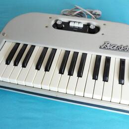 Piano Hohner Bass 3