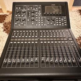 Midas M32R Live
